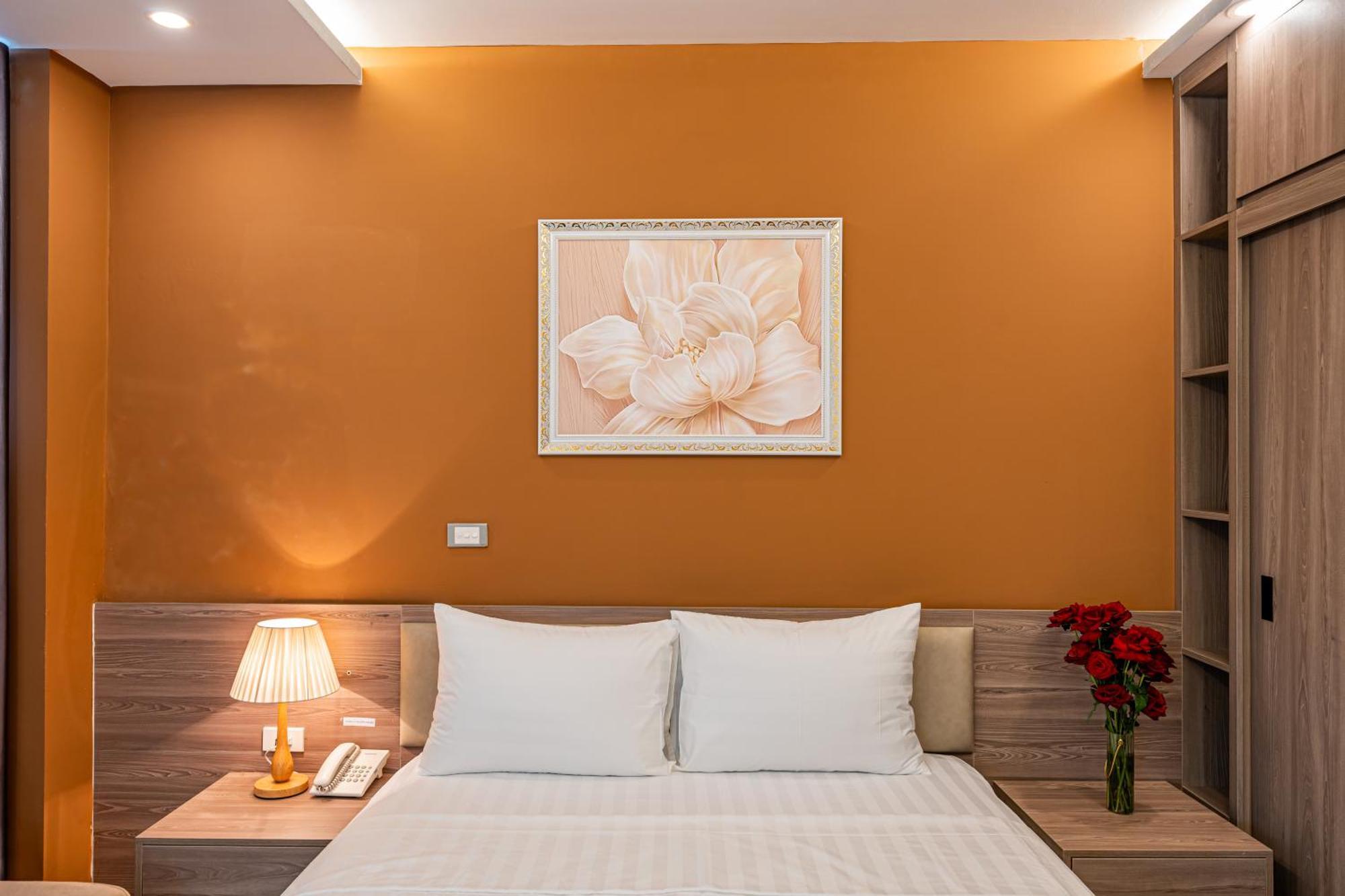 Moon Hotel 26 Do Quang Hanoi Exteriör bild