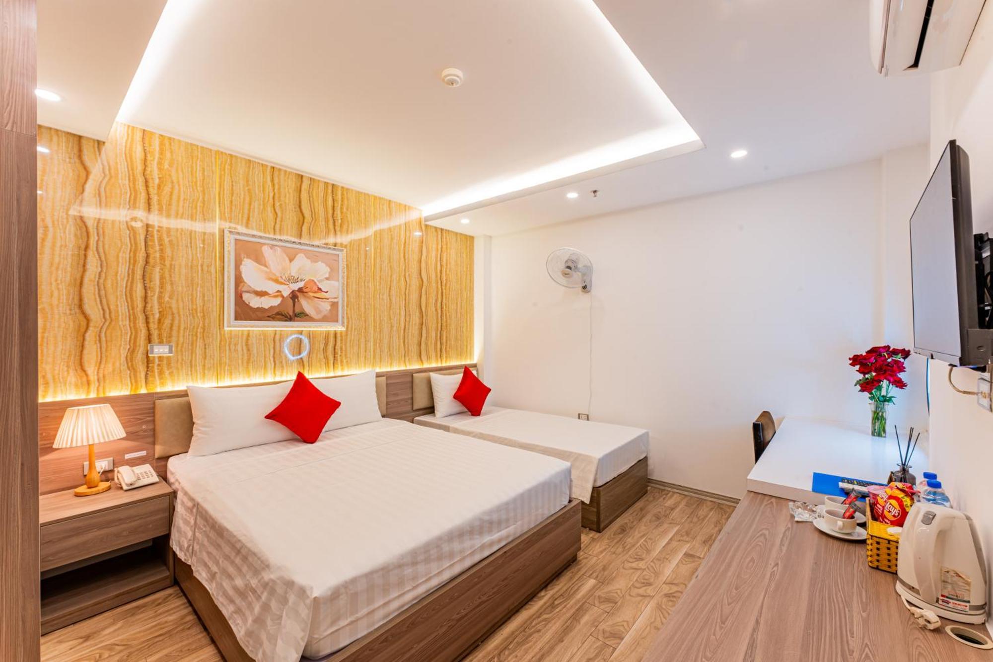 Moon Hotel 26 Do Quang Hanoi Exteriör bild